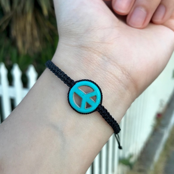 $4 BUNDLED❥ Turquoise Peace Stone Macrame Bracelet - Picture 3 of 4